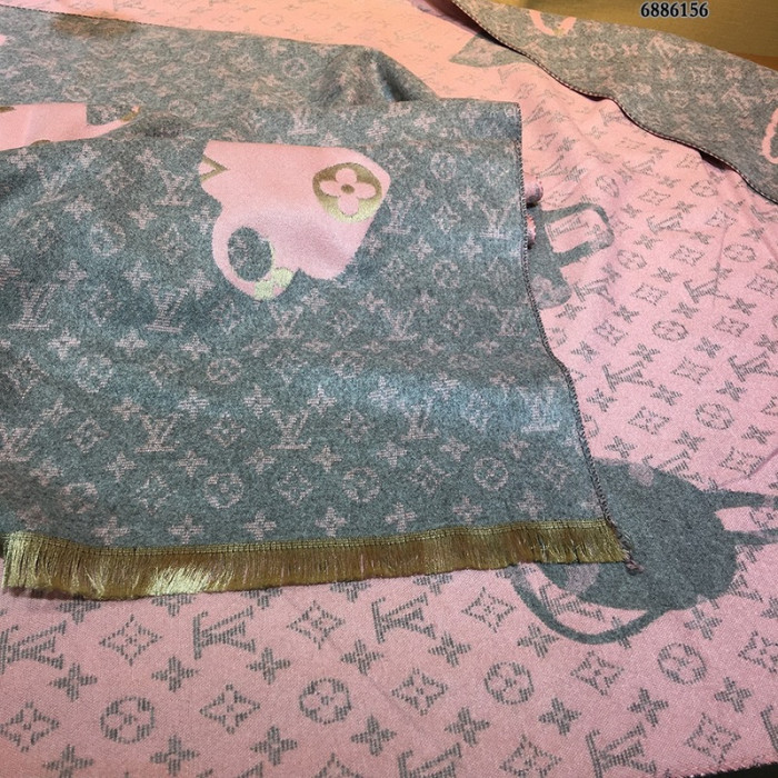 lu vi scarf