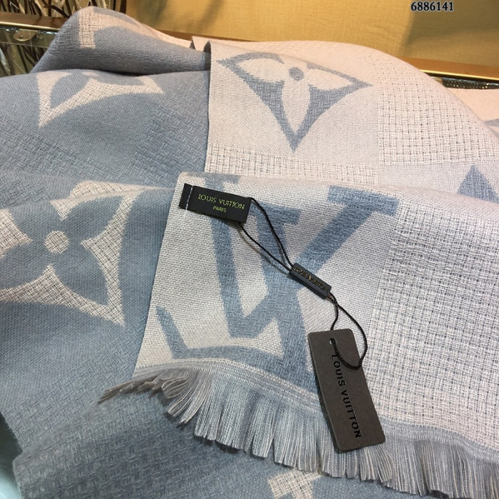 lu vi scarf