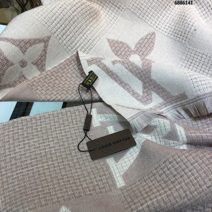 lu vi scarf