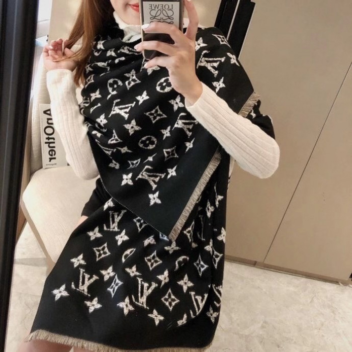 lu vi scarf