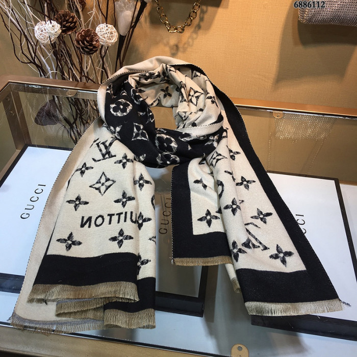 lu vi scarf