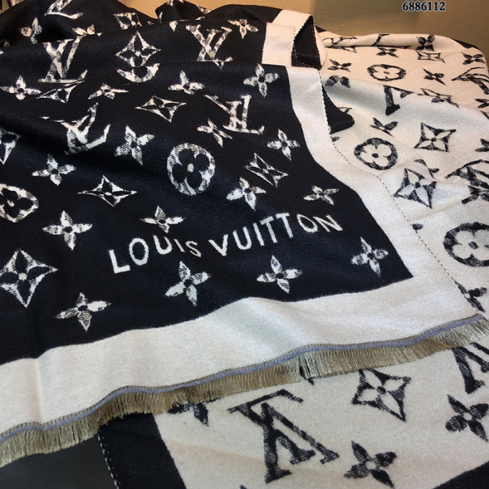 lu vi scarf
