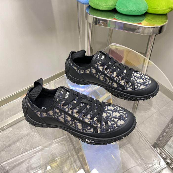 dr b28 low-top sneakers