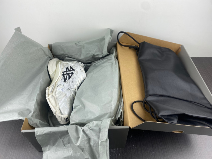 bl runner trainers sneakers