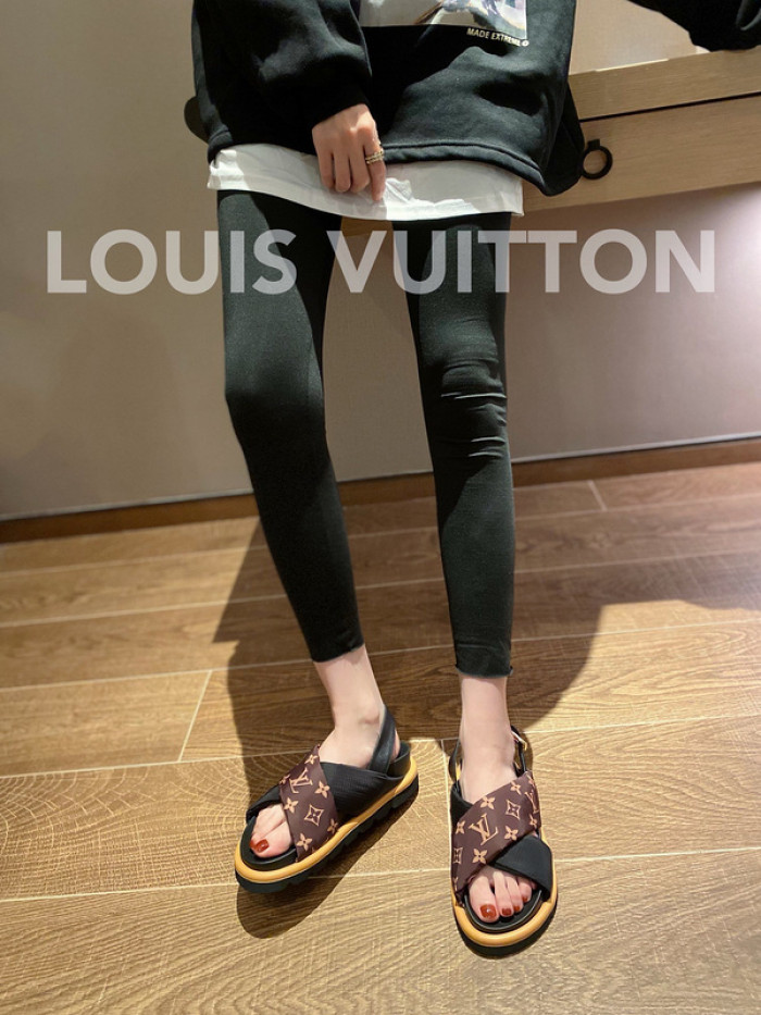 lovt sandal