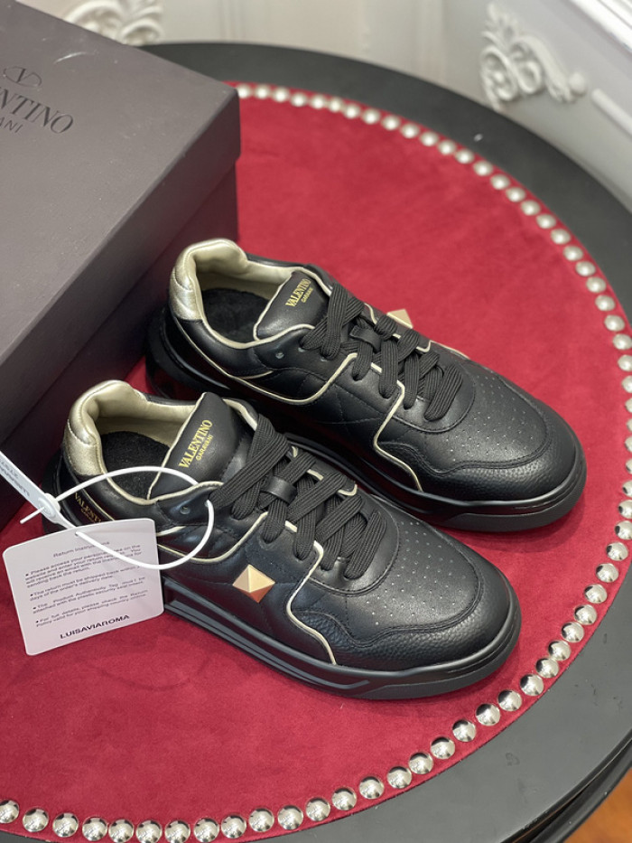 v*lentino sneaker