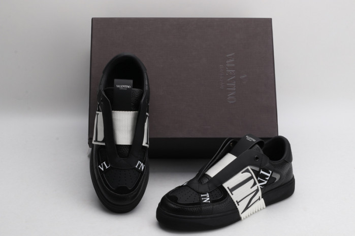 v*lentino sneaker