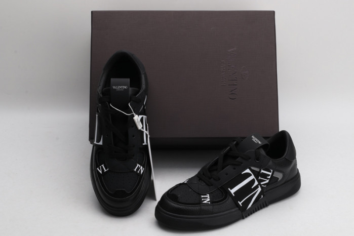 v*lentino sneaker