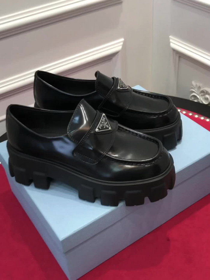 prad loafer