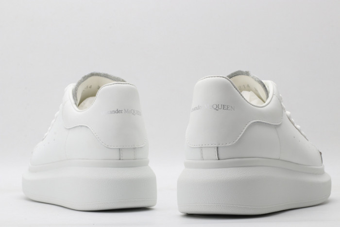 alex mcqu sneakers