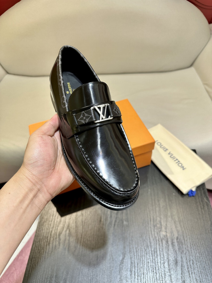 lovt loafer