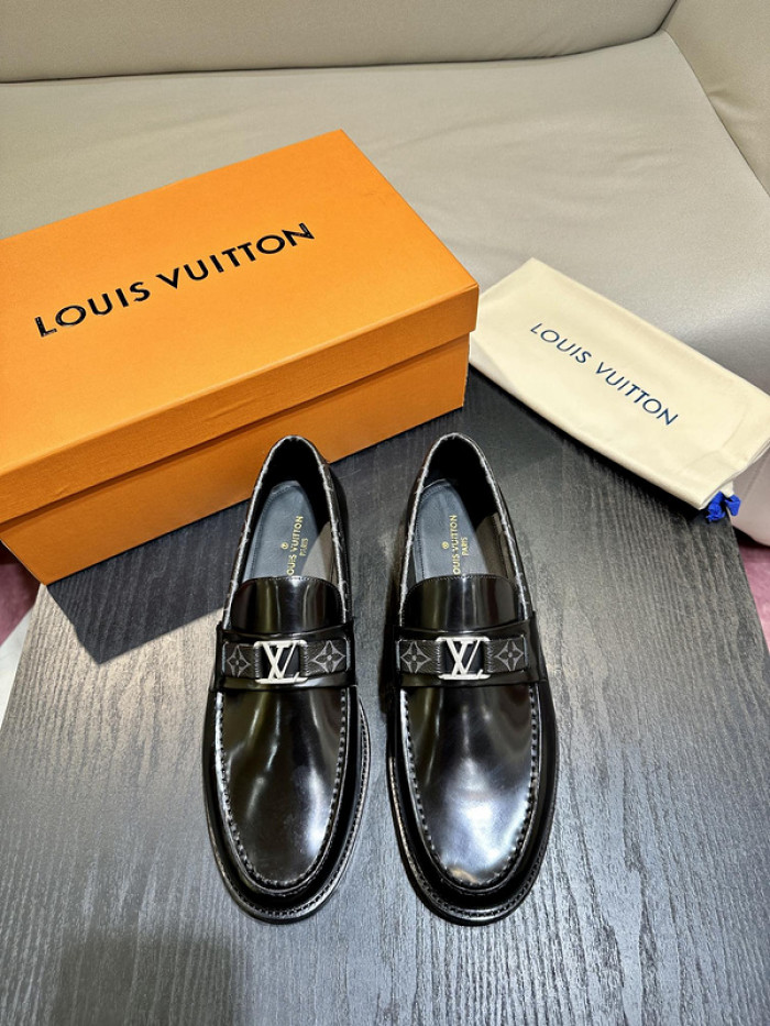 lovt loafer