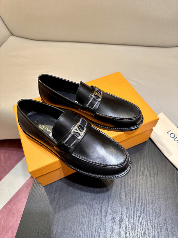 lovt loafer