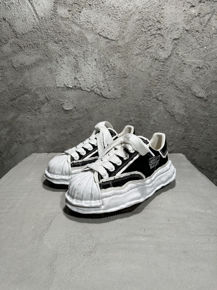 Ma*s*n mihara yasuhiro sneaker