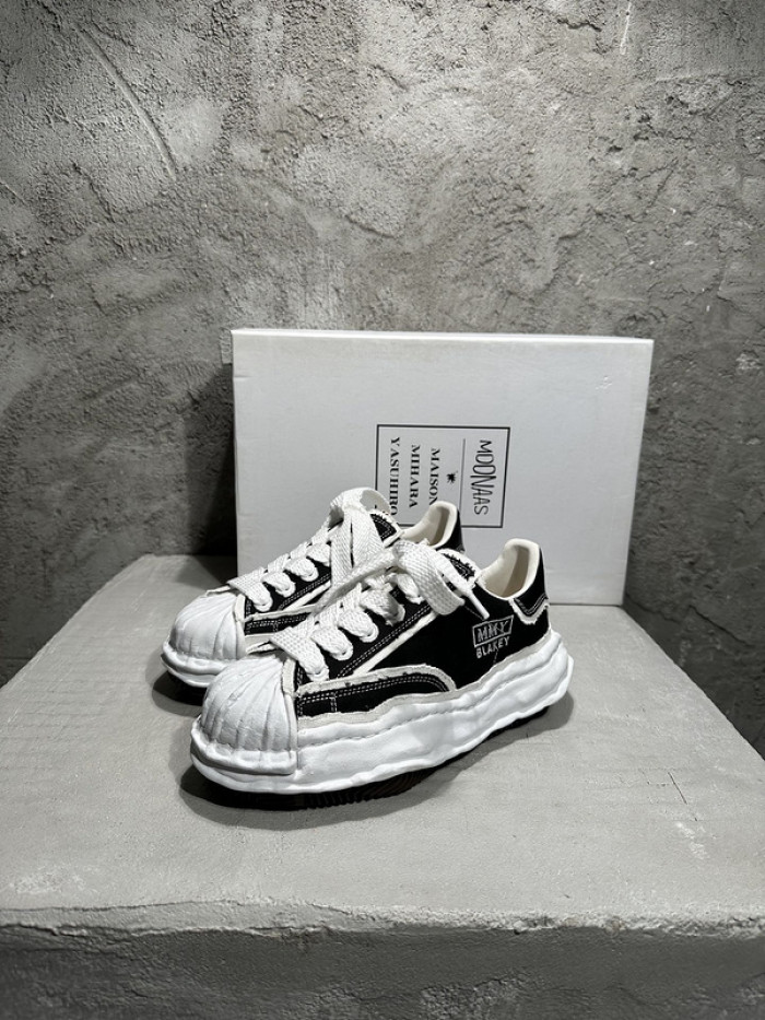 Ma*s*n mihara yasuhiro sneaker