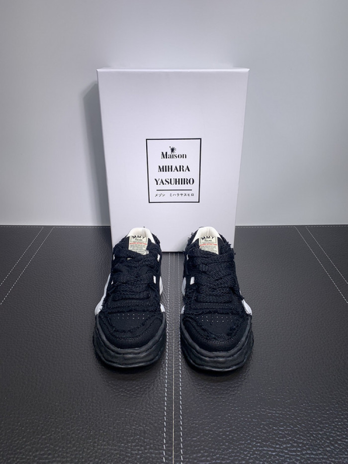 Ma*s*n mihara yasuhiro sneaker