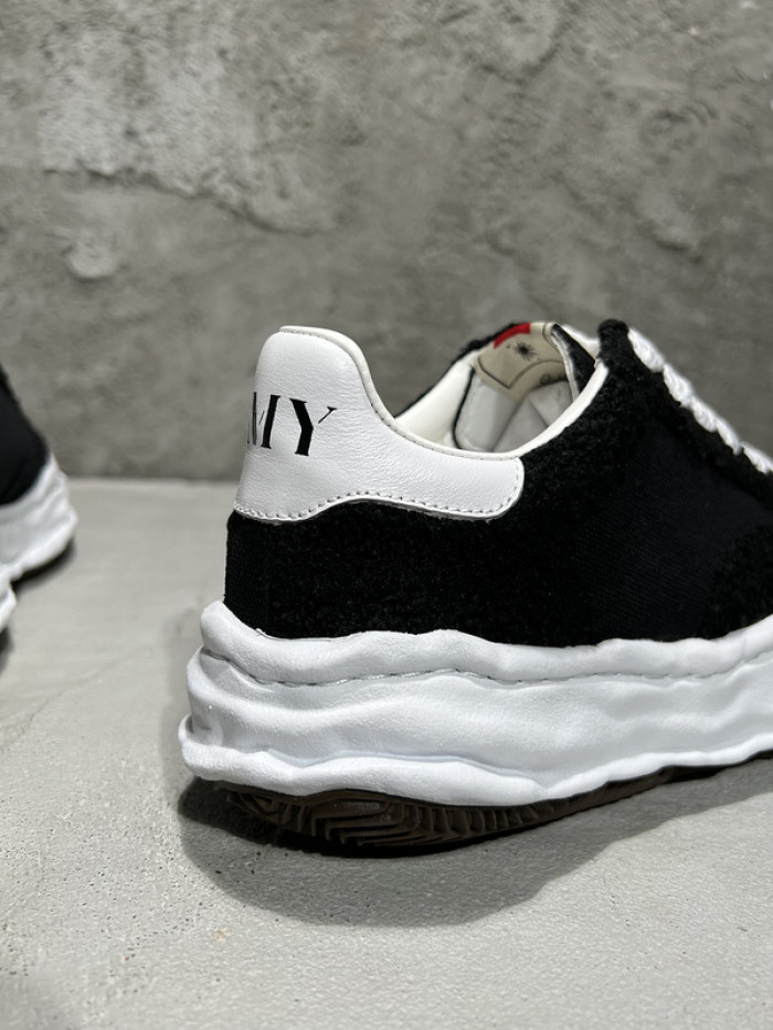 Ma*s*n mihara yasuhiro sneaker