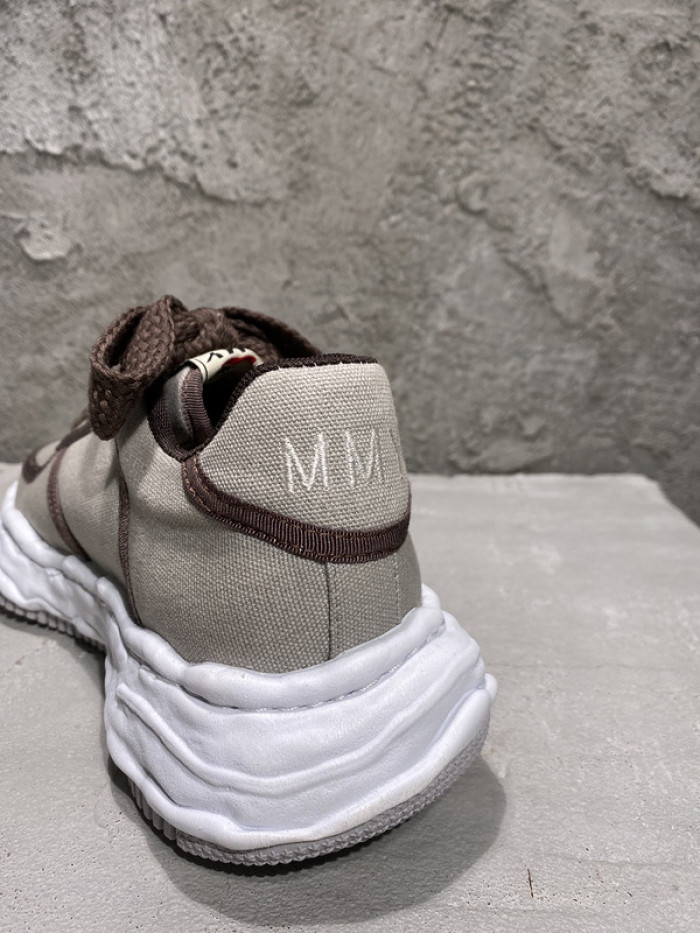Ma*s*n mihara yasuhiro sneaker