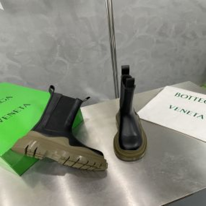 bo*te*ga Ve*ne*ta boots