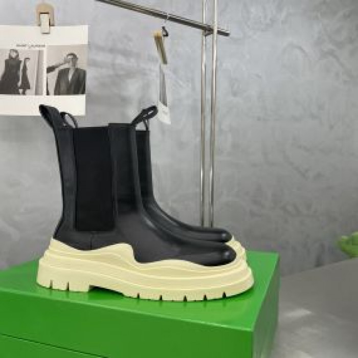 bo*te*ga Ve*ne*ta boots