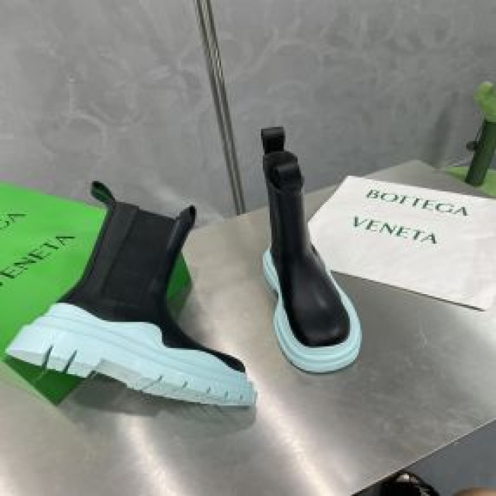 bo*te*ga Ve*ne*ta boots