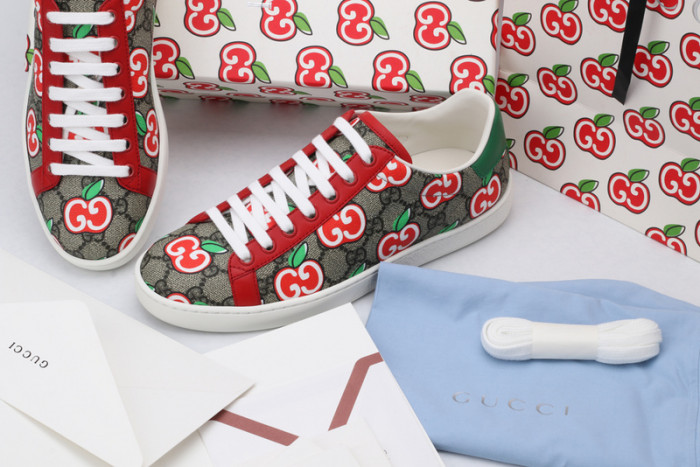 gi ace embroidered low-top sneaker