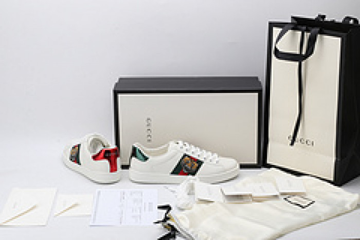 gi ace embroidered low-top sneaker