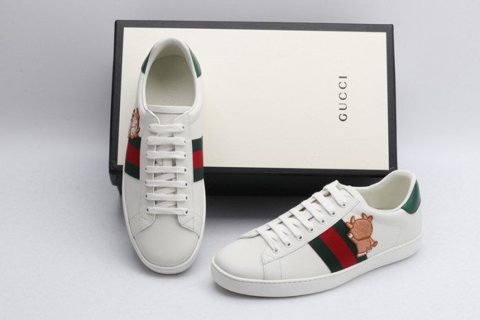 gi ace embroidered low-top sneaker