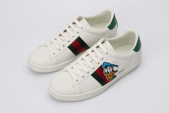 gi ace embroidered low-top sneaker