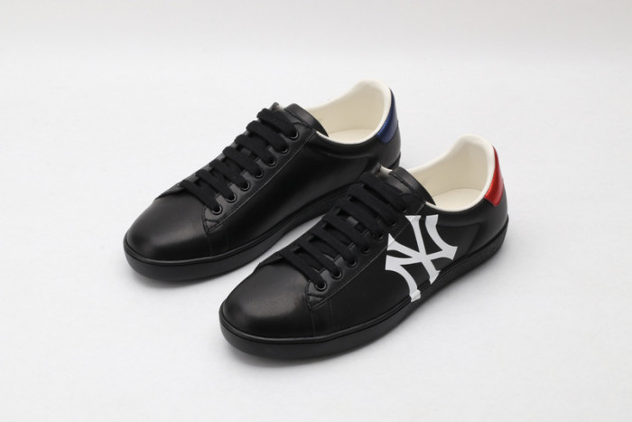 gi ace embroidered low-top sneaker