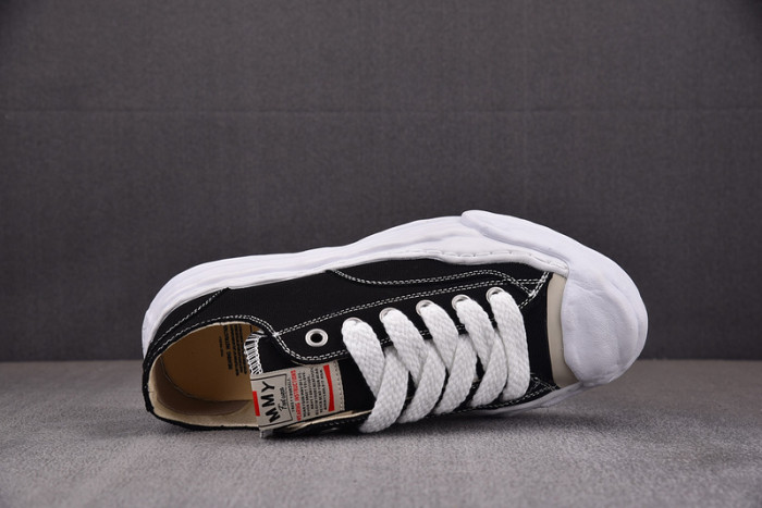 Ma*s*n mihara yasuhiro sneaker