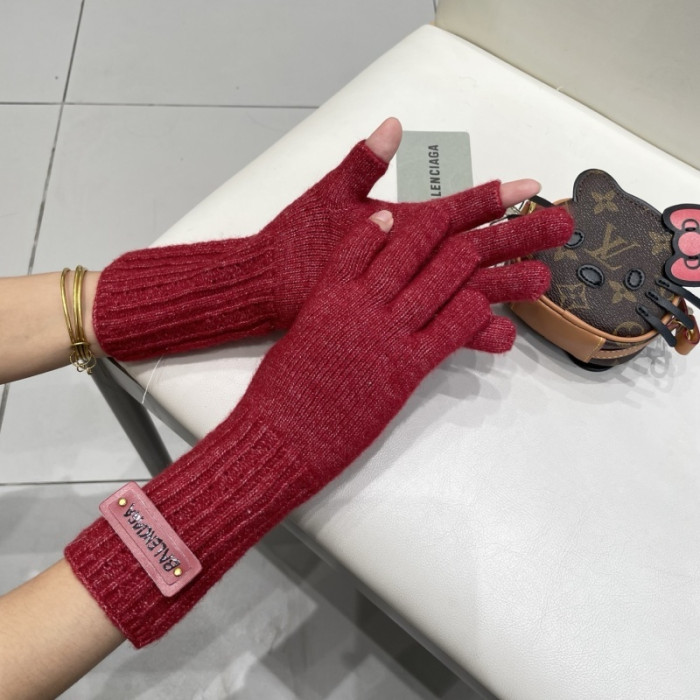 BALENCI GLOVES