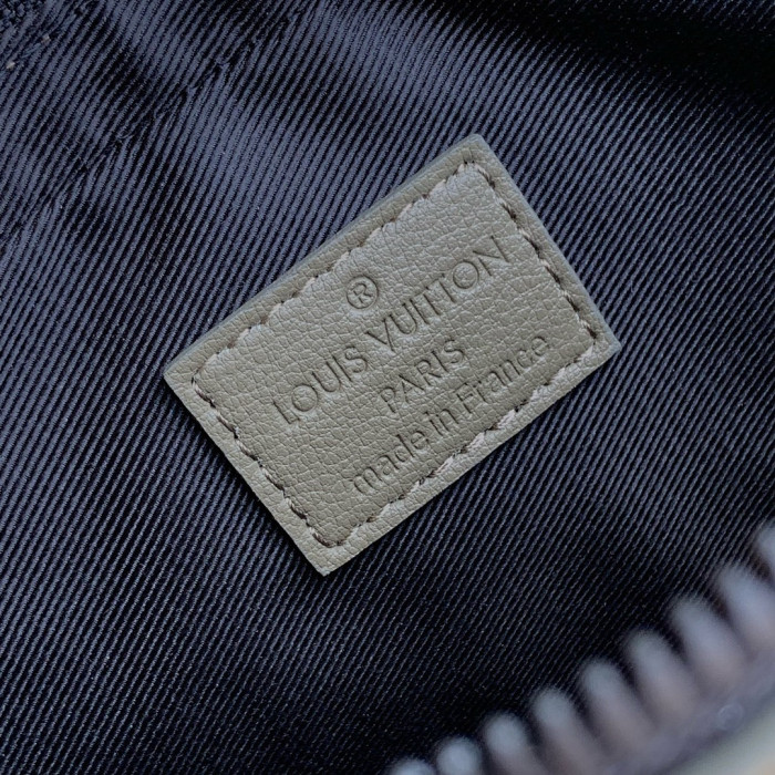 LU VI BAG Messenger 25 x 18.5 x 7 cm