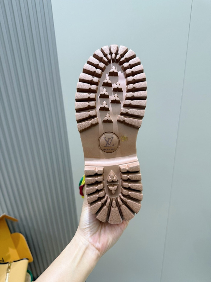 lu vi x Timb**1*nd boots