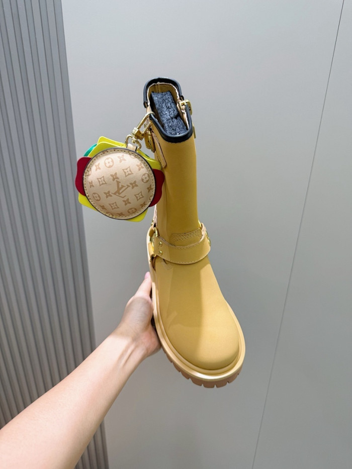 lu vi x Timb**1*nd boots