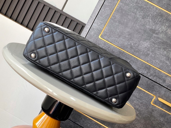 CHNEL BAG 27x15x10cm