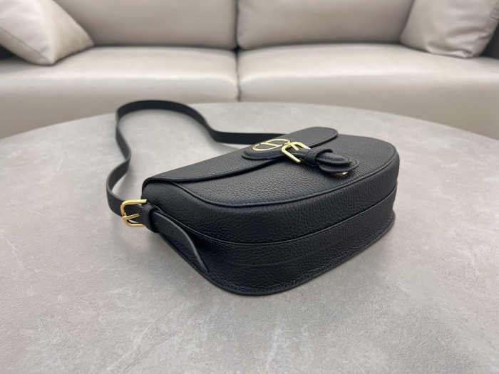 D1OR BAG 22×17×6cm