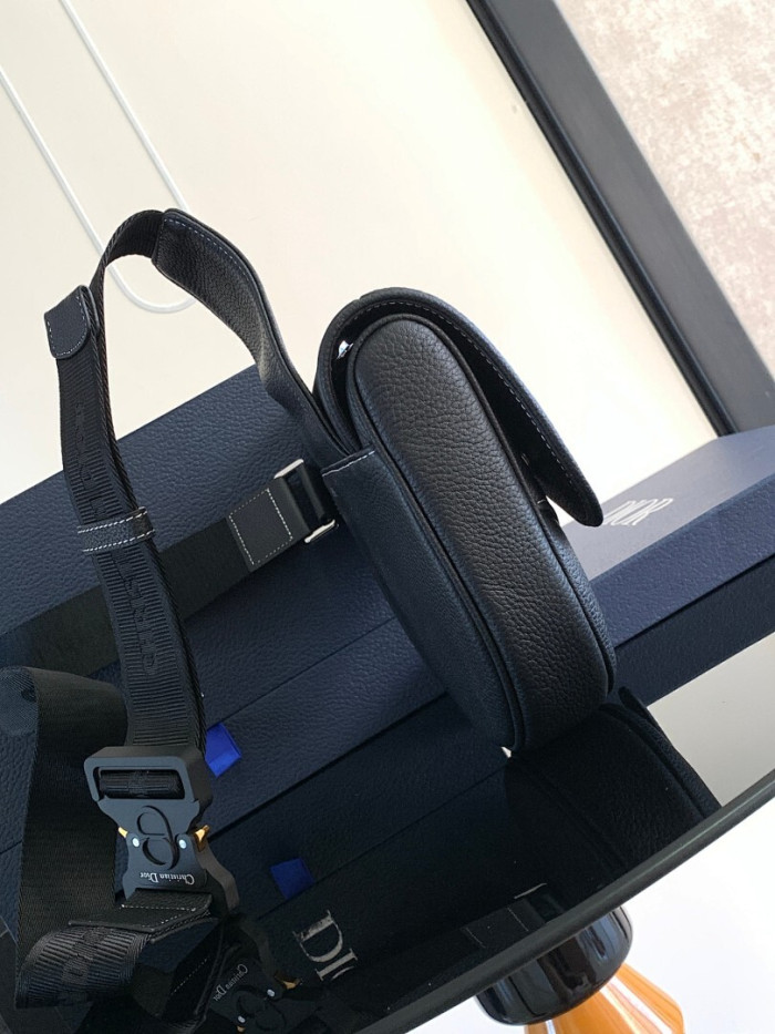 D1OR BAG 20x28.6x5cm