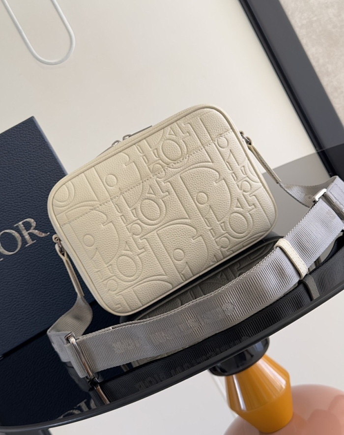 D1OR BAG 23x17x7.5cm