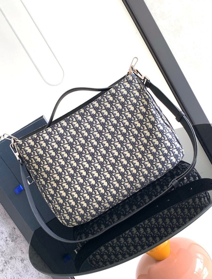 D1OR BAG 40x29.5x16cm