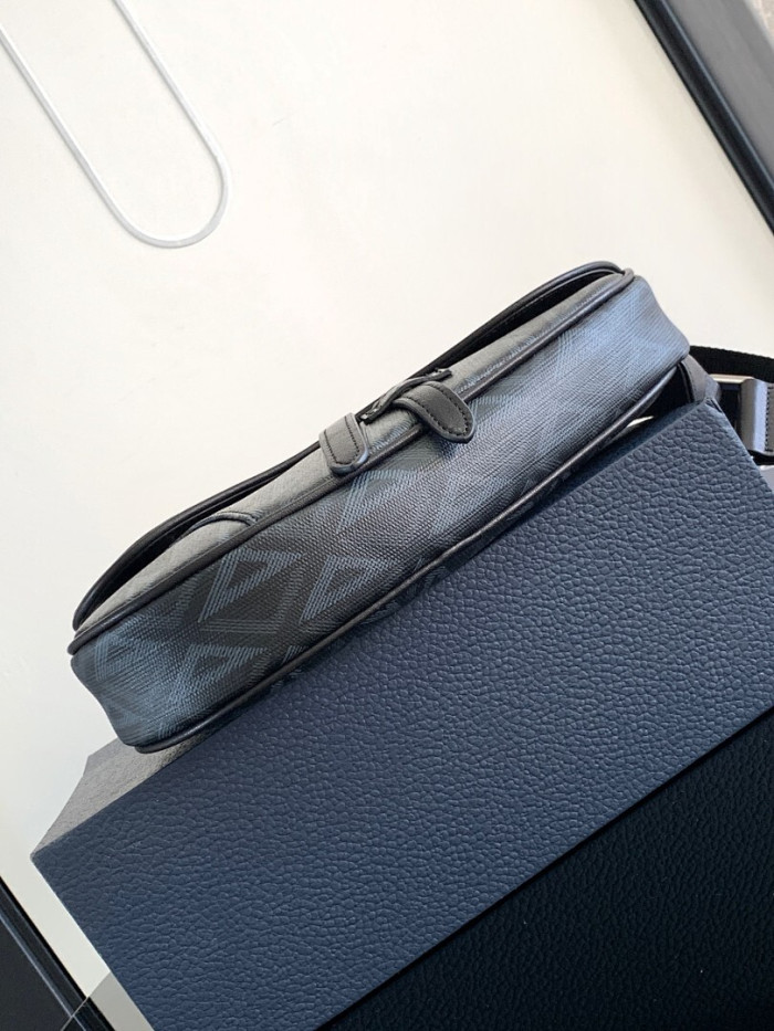 D1OR BAG 26x19x4.5cm