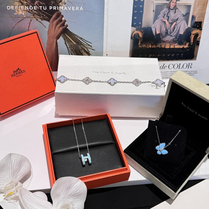 vca bracelet and necklace & H**me5 necklace