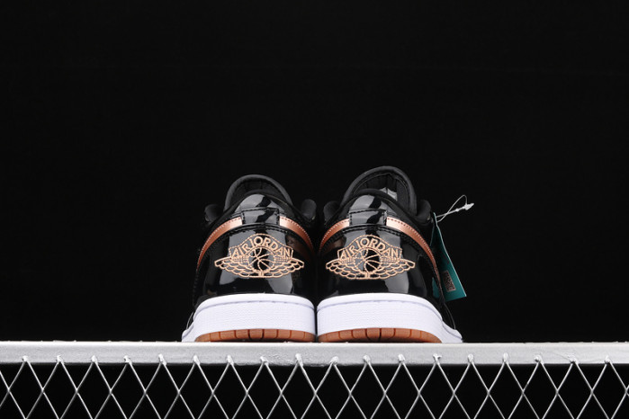 jordan 1 low black gold patent 554723 032