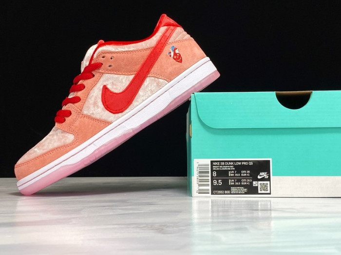 nike sb dunk low strangelove skateboards (special box) - ct2552-800