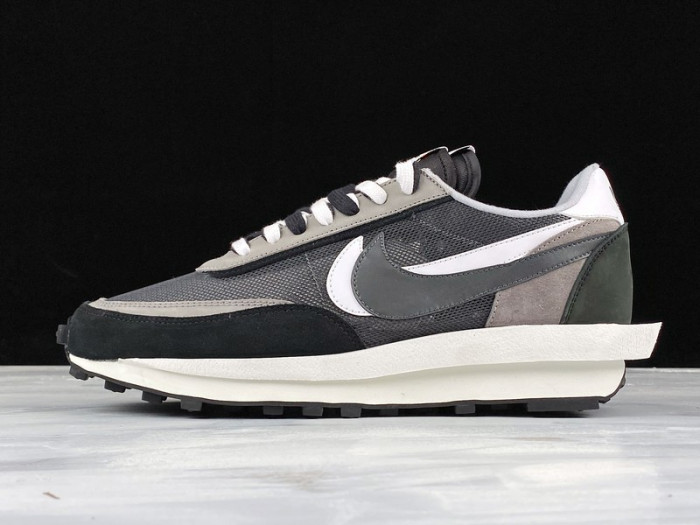 nike ld waffle sacai black bv0073-001