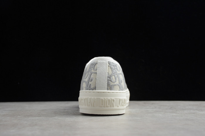 dr b23 homme kaws h903p170