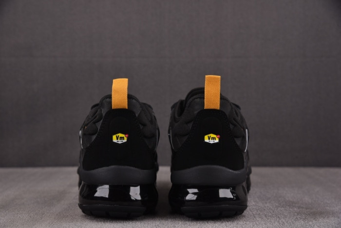 NIKE AIR VAPORMAX Plus 924453-007