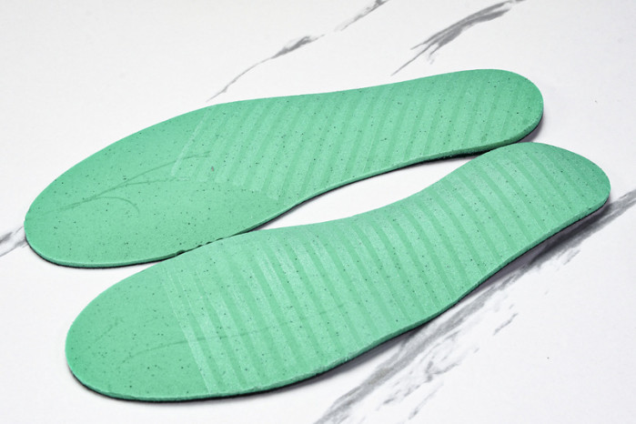 Air Jordan 4 RM "Gorge Green" FQ7939-003