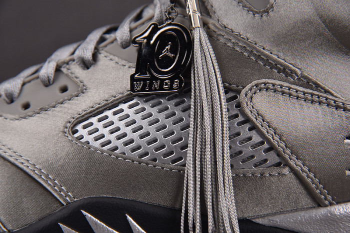 Air Jordan 5 Wings Medium Grey / Black IO2038-001