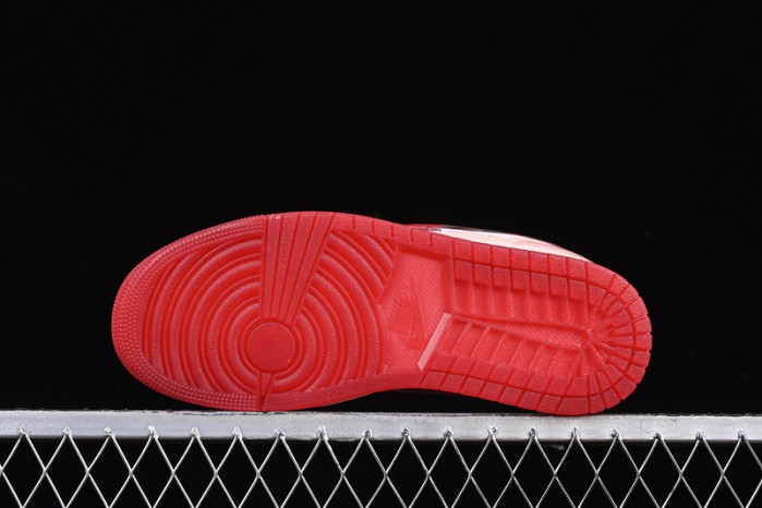 AIR JORDAN 1 LOW VALENTINE